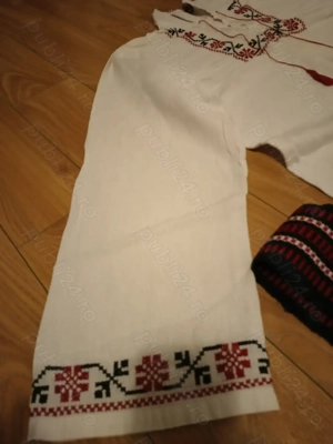 Costum popular tradițional bărbați: Ie, pantaloni, brâu, șosete vintage  - imagine 5