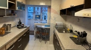 Apartament 3 camere de vanzare - Bulevardul Decebal - imagine 3