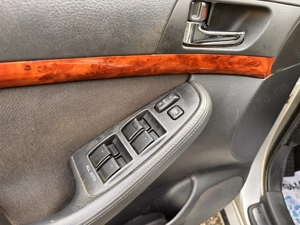 Toyota Avensis  - imagine 12