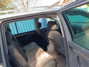 Vând VW Touran 2005 ,1,9tdi 6 trepte  - imagine 2