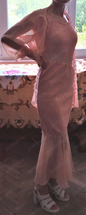 Vand rochie de seara pentru persoana slaba