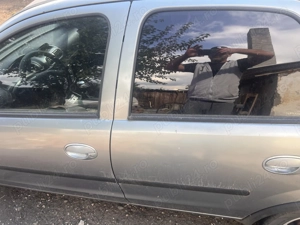 Dezmembrez Opel Corsa  - imagine 3