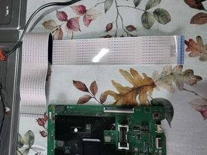 lvds bn96-52795a de pe tv Samsung qe50q67aau