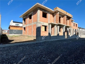 Casa cu 4 camere 2 bai si teren de 230 mp Selimbar