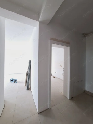 2 camere.Gradina proprie de 47 mp.Decomandat. - imagine 9