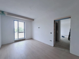 2 camere.Gradina proprie de 47 mp.Decomandat. - imagine 4