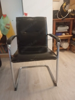 Vând scaun tip fotoliu 