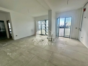 Apartament cu 2 camere, semidecomandat, etaj 1, zona Planetelor