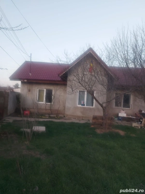 Casa cu grădină mare de închiriat 