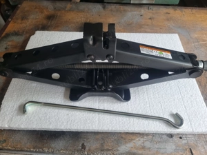 cric original Toyota Rav4