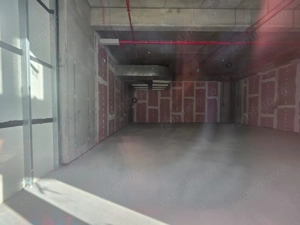 Zona Cotroceni sp 84 mp open space vitrina 7 ml