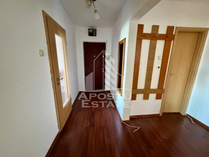 Apartament 3 camere decomandat Dâmbovița - imagine 9