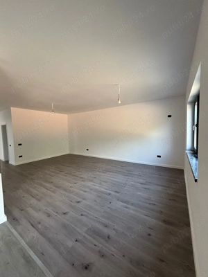 case pe parter la marginea padurii - imagine 10