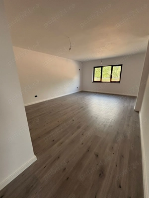 case pe parter la marginea padurii - imagine 11