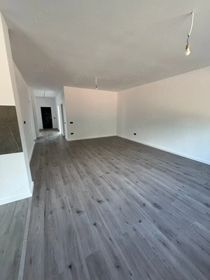 case pe parter la marginea padurii - imagine 17