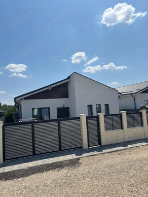 case pe parter la marginea padurii - imagine 18