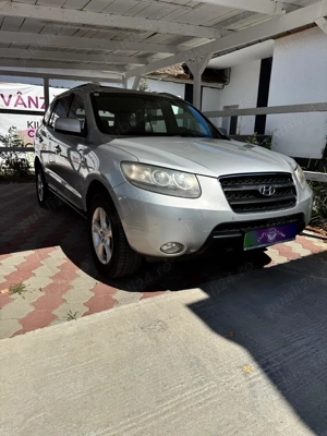 Hyundai Santa Fe Luxury  Tractiune 4x4 si 2x4  155 Cai Piele neagra - imagine 2