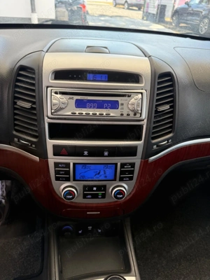 Hyundai Santa Fe Luxury  Tractiune 4x4 si 2x4  155 Cai Piele neagra - imagine 8