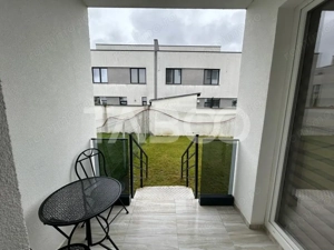 Garsoniera la prima inchiriere cu balcon gradina loc parcare Selimbar  - imagine 5 Garsoniera la prima inchiriere cu balcon gradina loc parcare Selimbar  - imagine 5