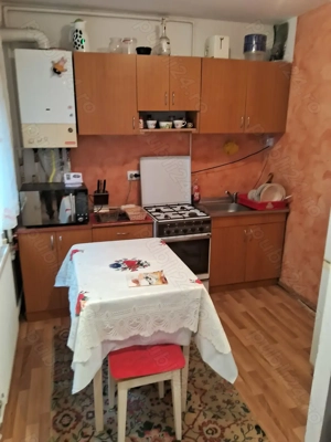 Proprietar Inchiriez apartament la parterul casei - imagine 7