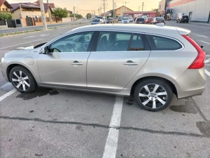 Volvo v60-2.4 AWD plug jn hybrid 283 CP - imagine 6