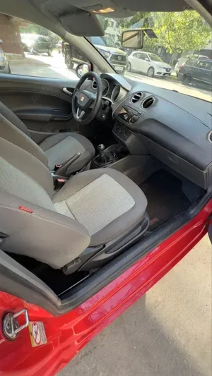 Vand Seat Ibiza 2010 1.2 benzina - imagine 5 Vand Seat Ibiza 2010 1.2 benzina - imagine 5