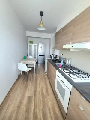 Vand apartament semicentral [bloc nou] - imagine 2