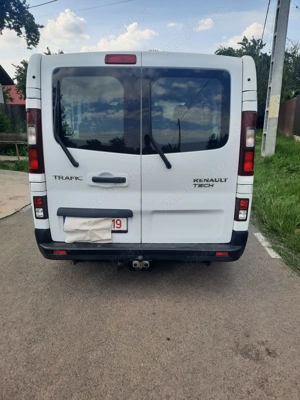 Renault Trafic 9 locuri - imagine 4