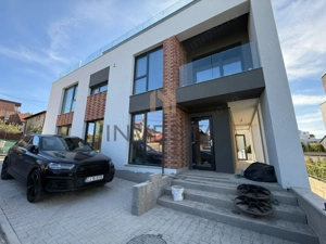 Spatiu comercial pretabil pentru clinica!  6 parcari incluse !