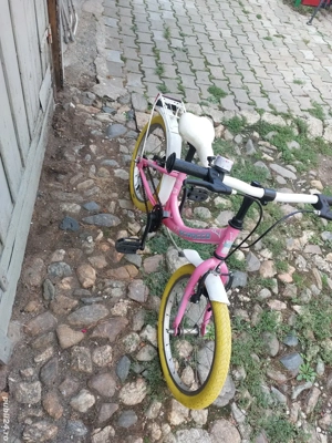 vând bicicleta de copii 