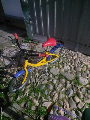 vând bicicleta de copii 