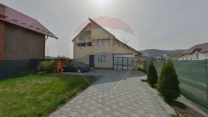 Casă / Vilă cu 5 camere de vânzare în zona Sud