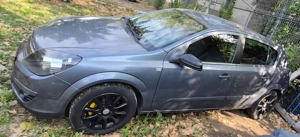 Opel Astra H 1.6 benzina - imagine 4 Opel Astra H 1.6 benzina - imagine 4