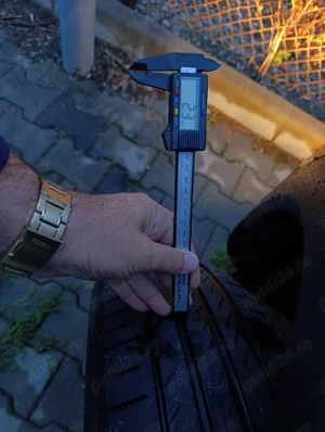 Vând anvelope Pirelli second-hand de vară.