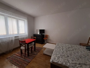 Inchiriem  garsoniera la casa  - imagine 2