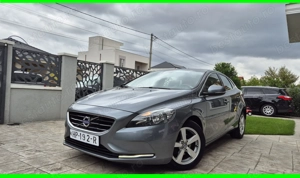 Volvo-V40-2.0-Diesel-Euro 6-Navi-Led-Incalzire scaune-Keyless Entry-Goo-Senzori Parcare-