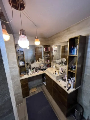 VILĂ deosebită cu piscină și panoramă spre pădure - imagine 9