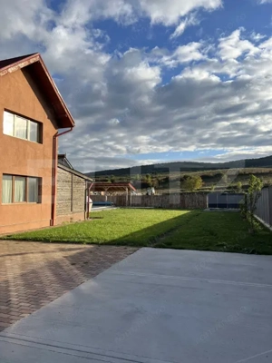 VILĂ deosebită cu piscină și panoramă spre pădure - imagine 16