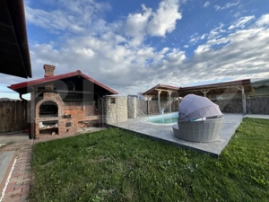 VILĂ deosebită cu piscină și panoramă spre pădure - imagine 12