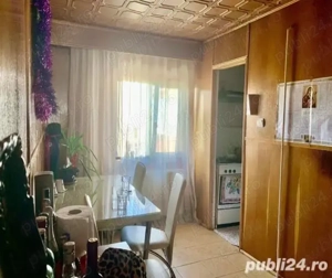 Apartament de vanzare 3 camere decomandat , situat in Zona Lunei