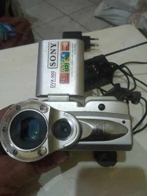 Pachet camera video Sony + 2 DVD portabile 