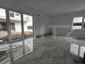 Apartament modern pe două niveluri în Sânmartin loc de parcare/gradina incluse!