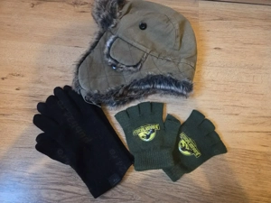 Set caciula si 2 perechi manusi 