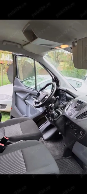 Dau ford transit custom de 9 locuri 2000cmc