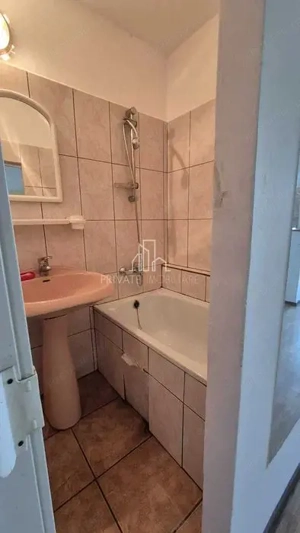 Apartament 1 cameră, etaj2/4,  Zona 7 Noiembrie, UMFST - imagine 8