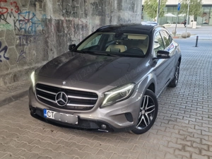 Mercedes-Benz GLA 200D 2017 Automat,Panoramic,Camera,Piele Crem