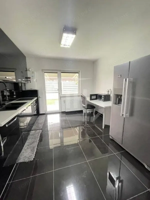 Triplex, curte generoasa, garaj, zona Eroilor - imagine 10