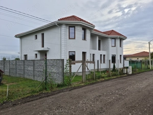 case cuplate si curte 5ari  paulesti 