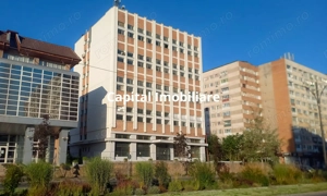 Cladire comerciala cu 4 etaje de inchiriat Resita