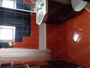 Închiriez apartament cu trei camere   - imagine 4